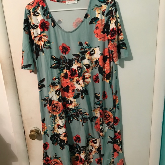 Dress - Picture 1 of 3
